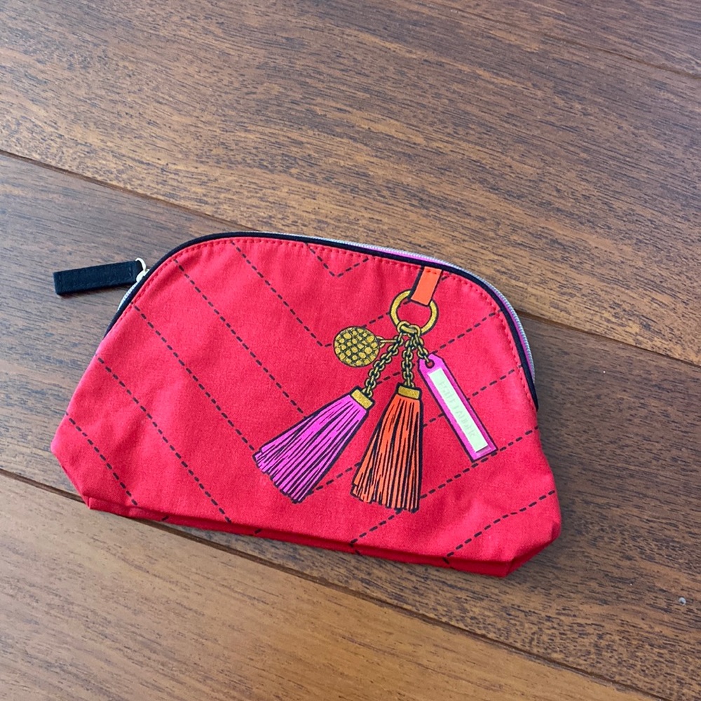 Estée Lauder makeup pouch!